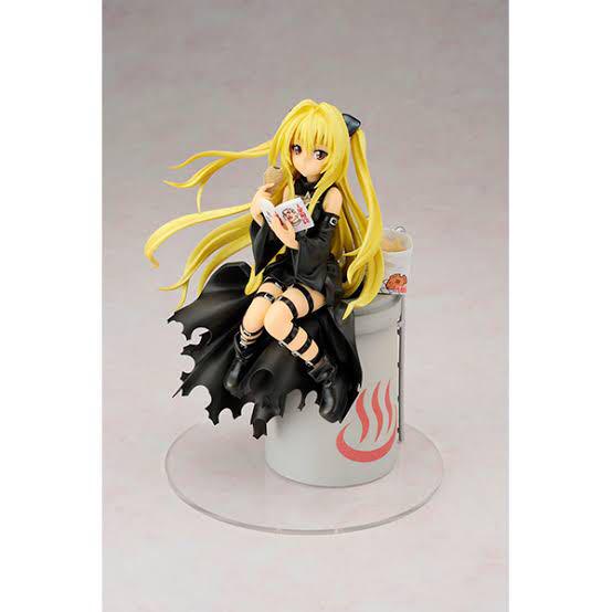 To Love Ru Figure Golden Darkness