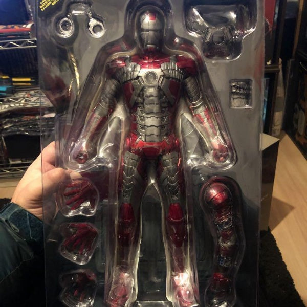 Hot Toys Iron Man 2 Mark V 5 Tony Stark Action Figure MMS145 Marvel