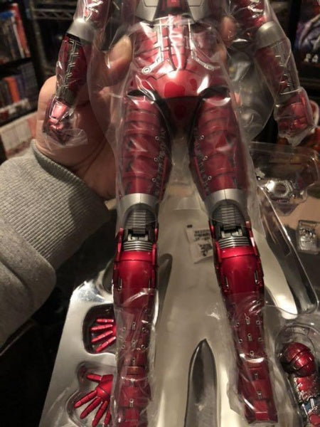 Hot Toys Iron Man 2 Mark V 5 Tony Stark Action Figure MMS145 Marvel
