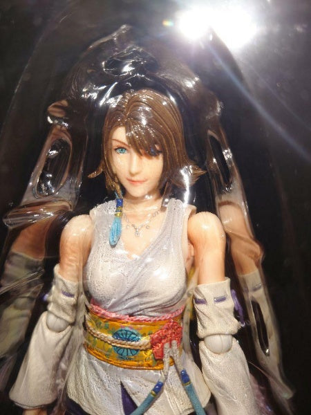 PLAY ARTS Kai FINAL FANTASY X HD Remaster Yuna PVC Action Figure SQUARE ENIX