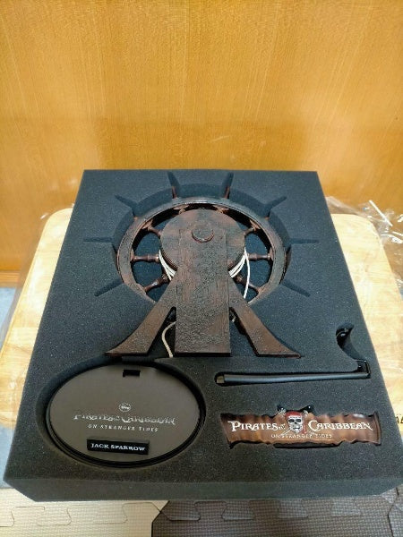 Hot Toys Captain Jack Sparrow Pirates of the Caribbean Special Edition Figure