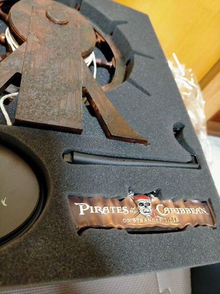 Hot Toys Captain Jack Sparrow Pirates of the Caribbean Special Edition Figure