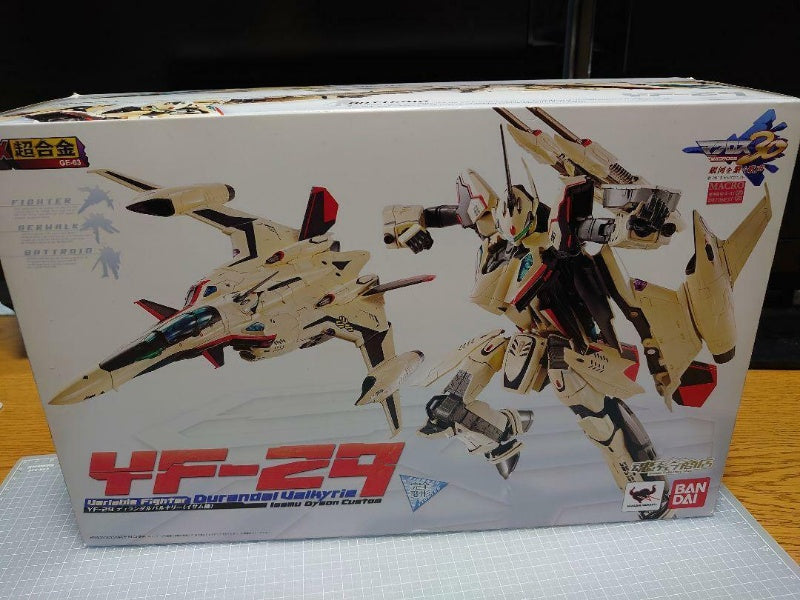 DX Chogokin Macross YF-29 Durandal Valkyrie Isamu machine Figure BANDAI