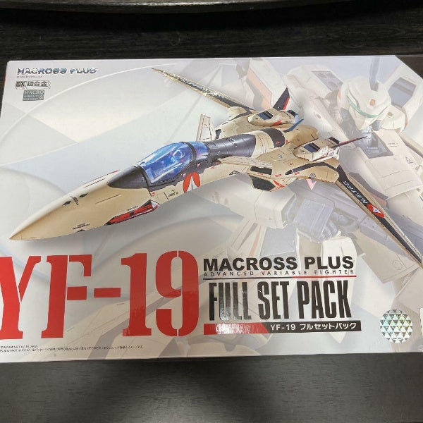BANDAI DX Chogokin Macross Plus YF-19 Full Set Pack Figure