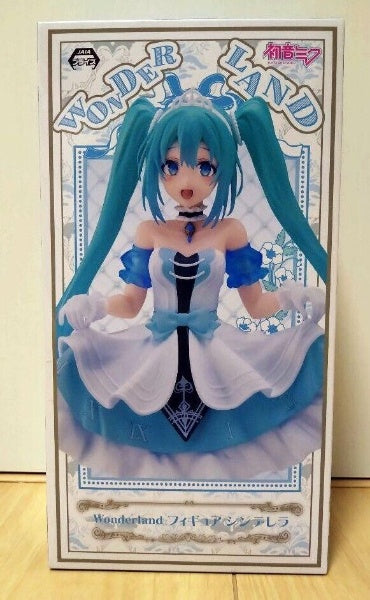 Hatsune Miku Wonderland Cinderella figure Taito