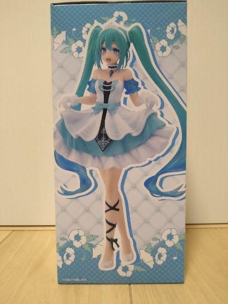 Hatsune Miku Wonderland Cinderella figure Taito