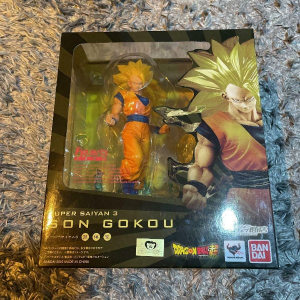 Figuarts ZERO Dragonball Z Super Saiyan 3 Son Goku Figure Bandai Tamashii