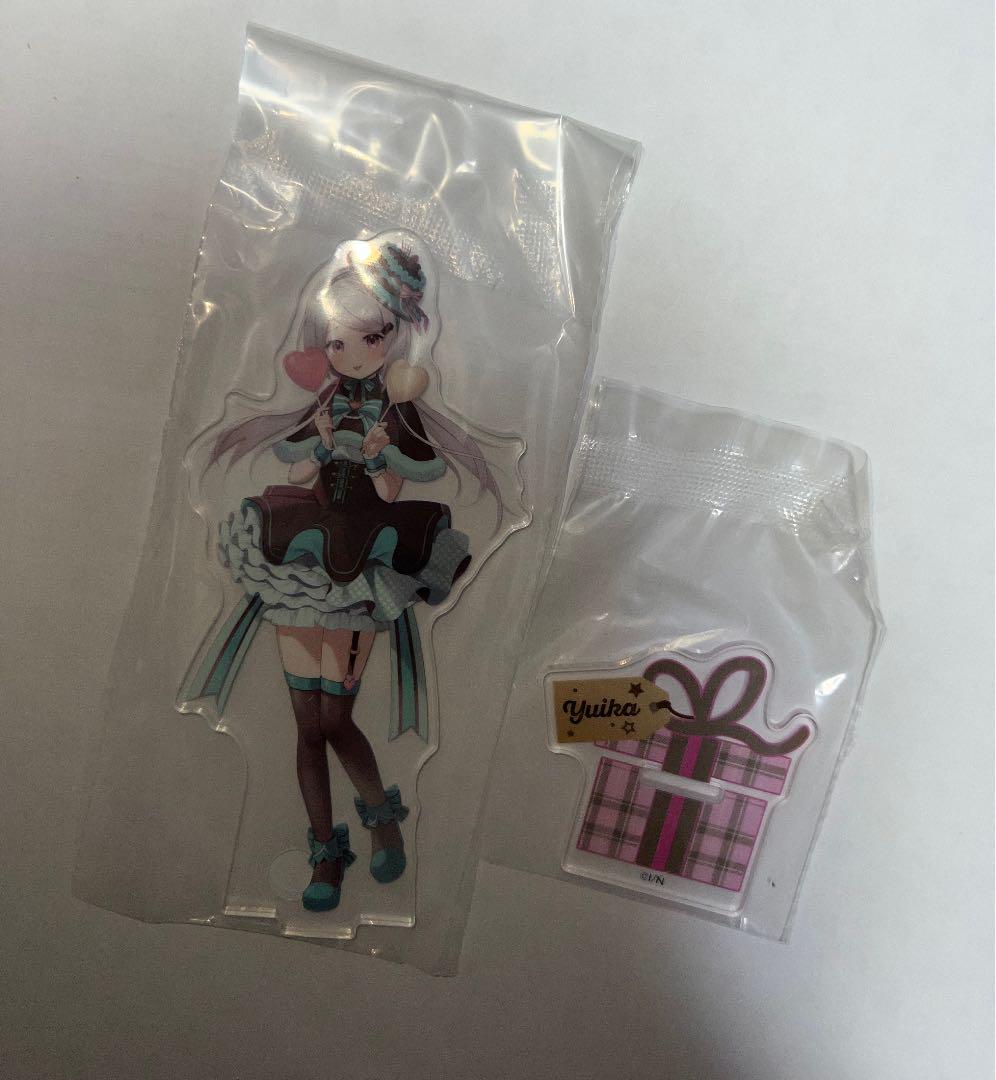 Nijisanji Yuika Shiina FamilyMart Acrylic Stand