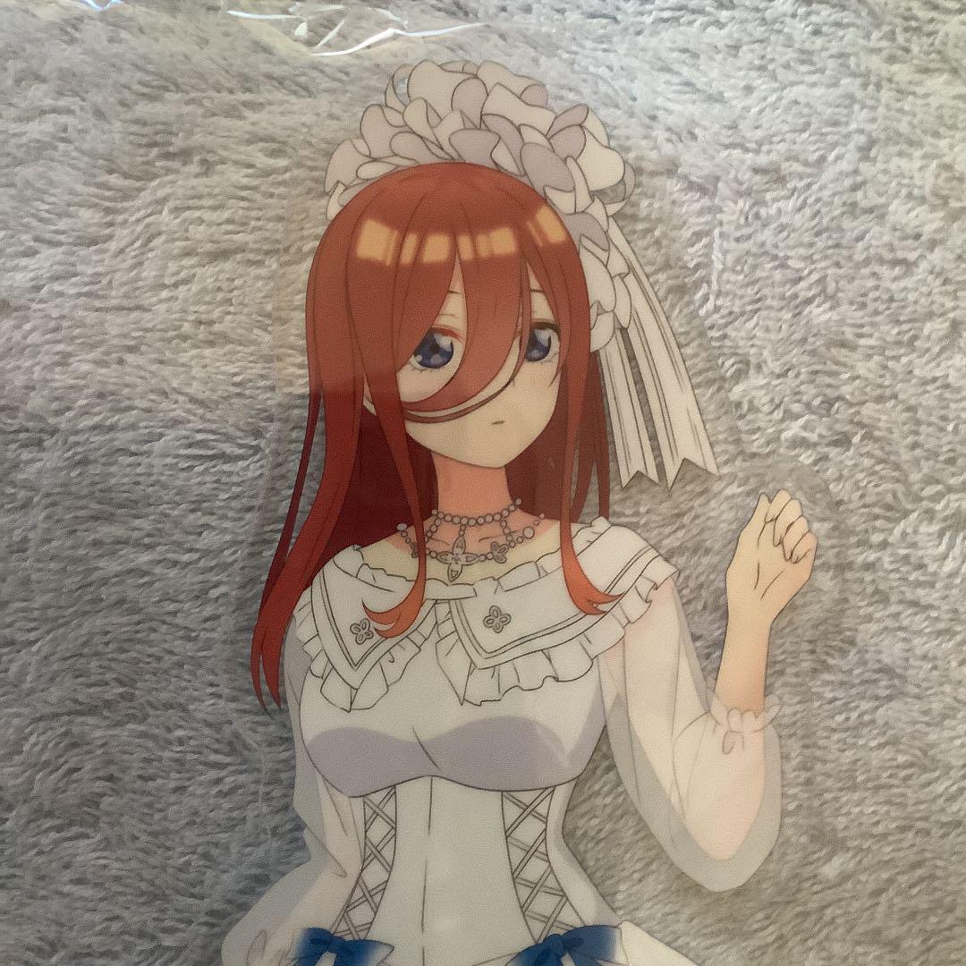 The Quintessential Quintuplets Miku Nakano Winning Can Badge Acrylic Stand