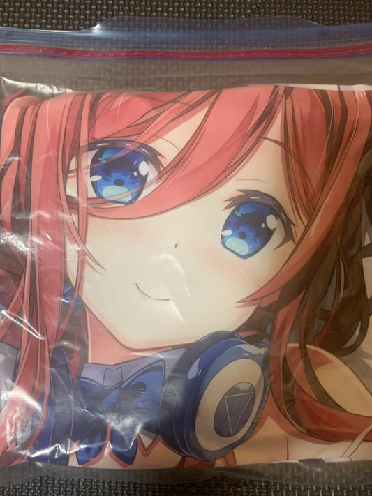 Used genuine body pillow cover The Quintessential Quintuplets Miku Nakano begging rabbit Takuya Fujima